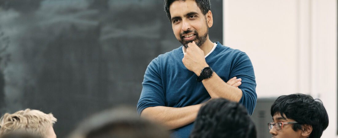 Sal Khan (CEO Khan Academy): Trí tuệ nhân tạo (AI) đang tái định hình giáo dục và lực lượng lao động thế nào?